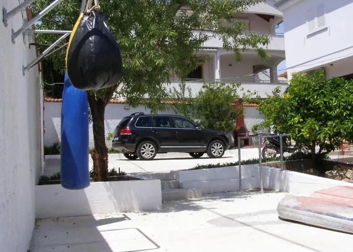 In With Sea View, Terrace, Air Conditioning, Wi-fi شقة