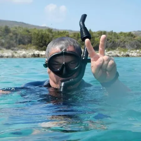 In With Sea View, Terrace, Air Conditioning, Wi-fi Apartman