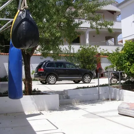 In With Sea View, Terrace, Air Conditioning, Wi-fi Apartman